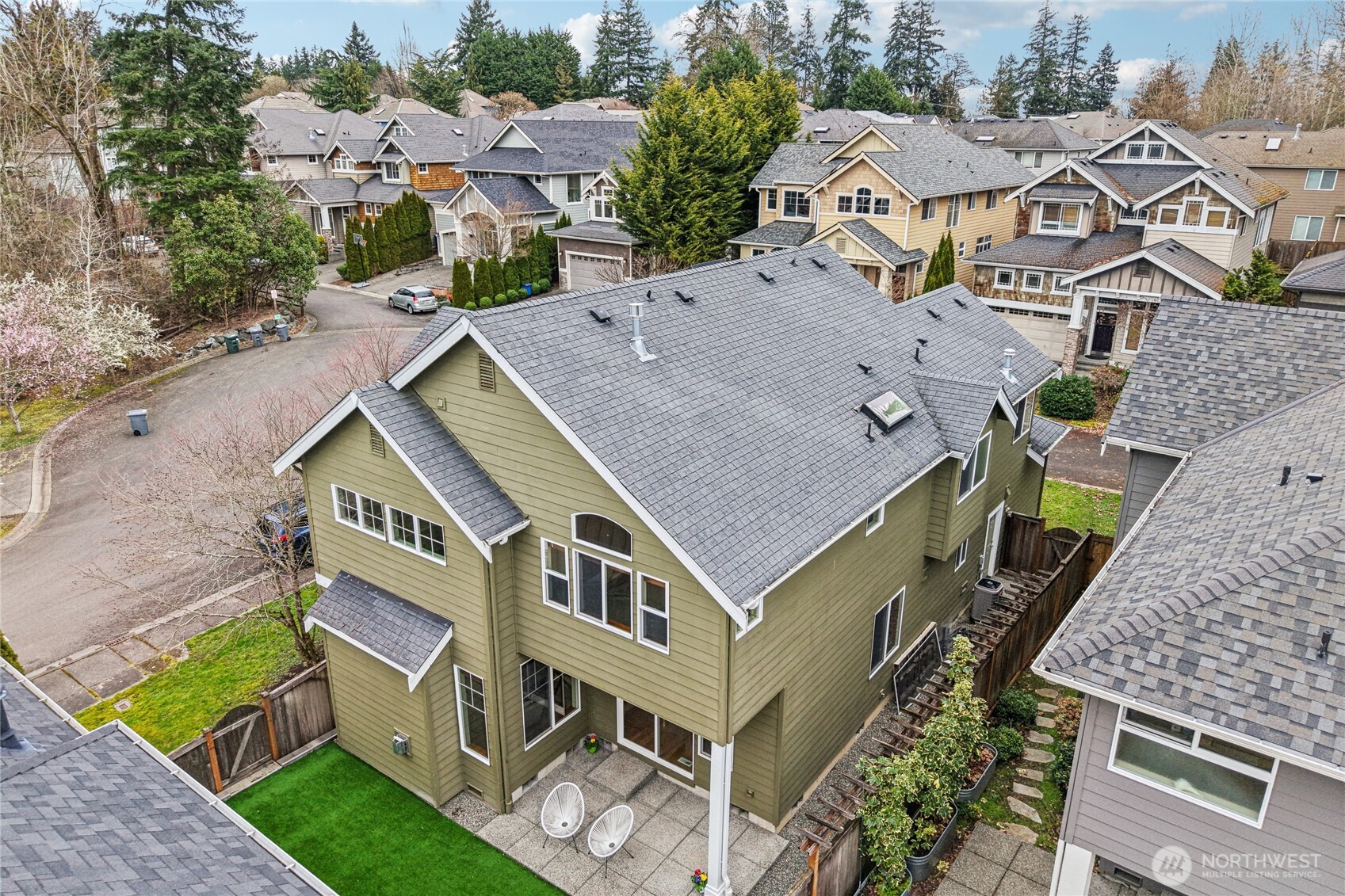 8827 NE 148th Place , Kenmore, WA 98028