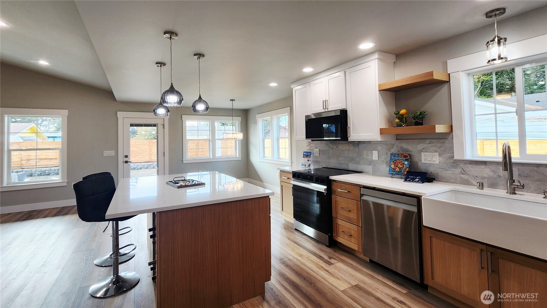 337 Mount Olympus Avenue SE, Ocean Shores, WA 98569