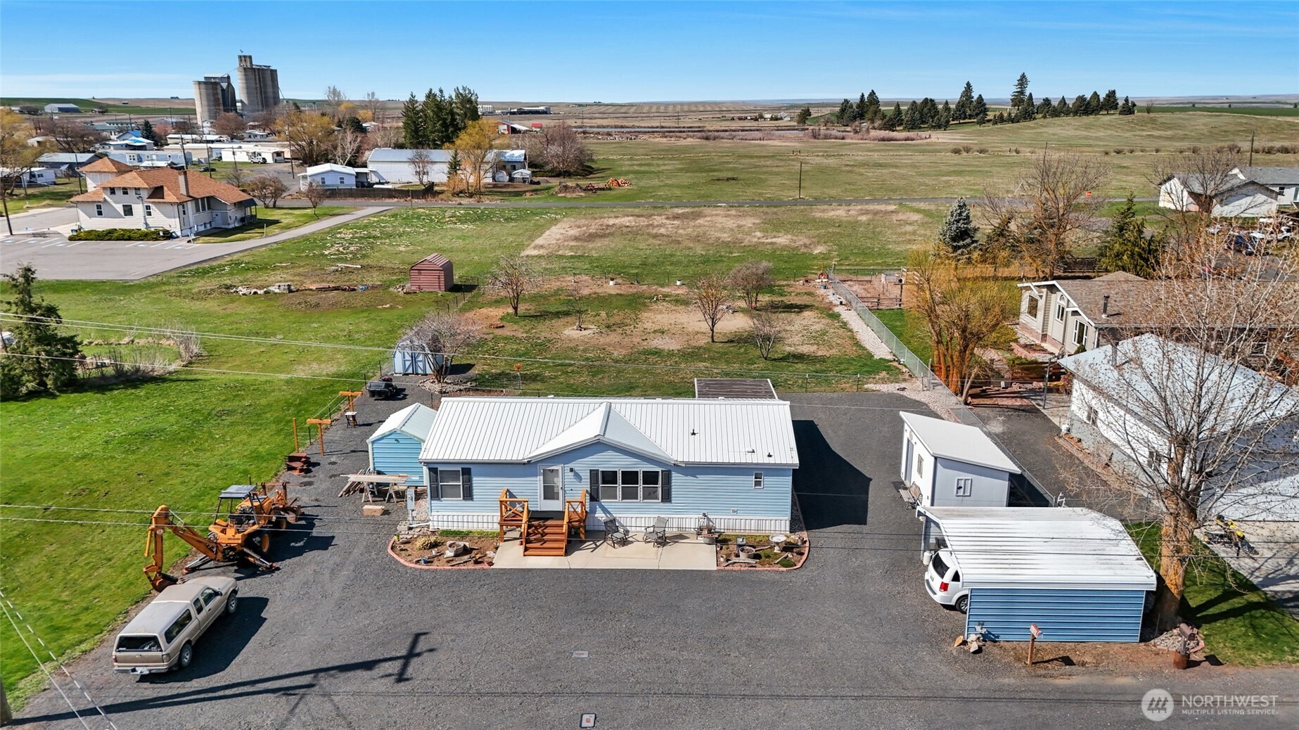 365 NE Adams Road , Creston, WA 99117