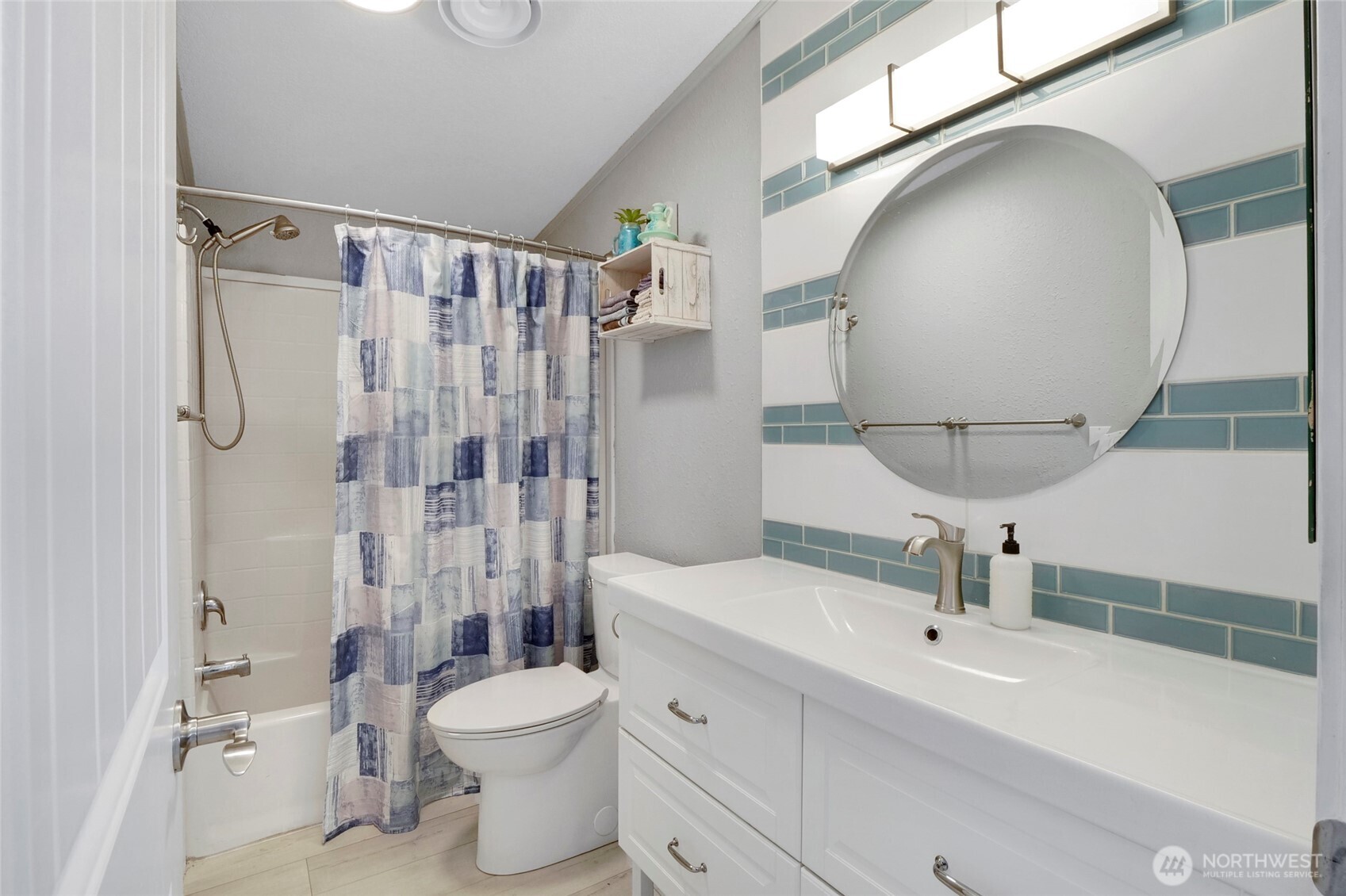 365 NE Adams Road , Creston, WA 99117