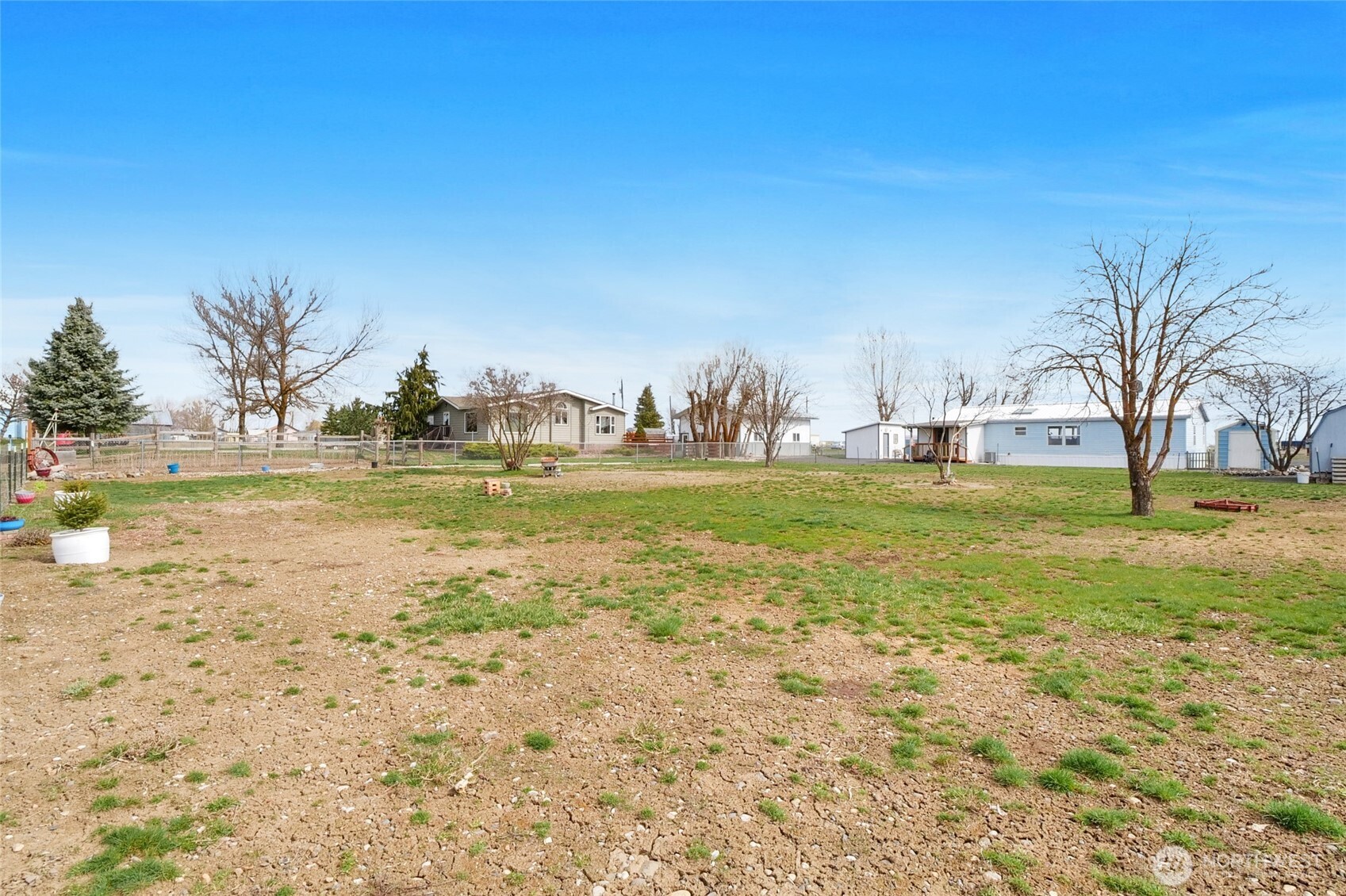 365 NE Adams Road , Creston, WA 99117