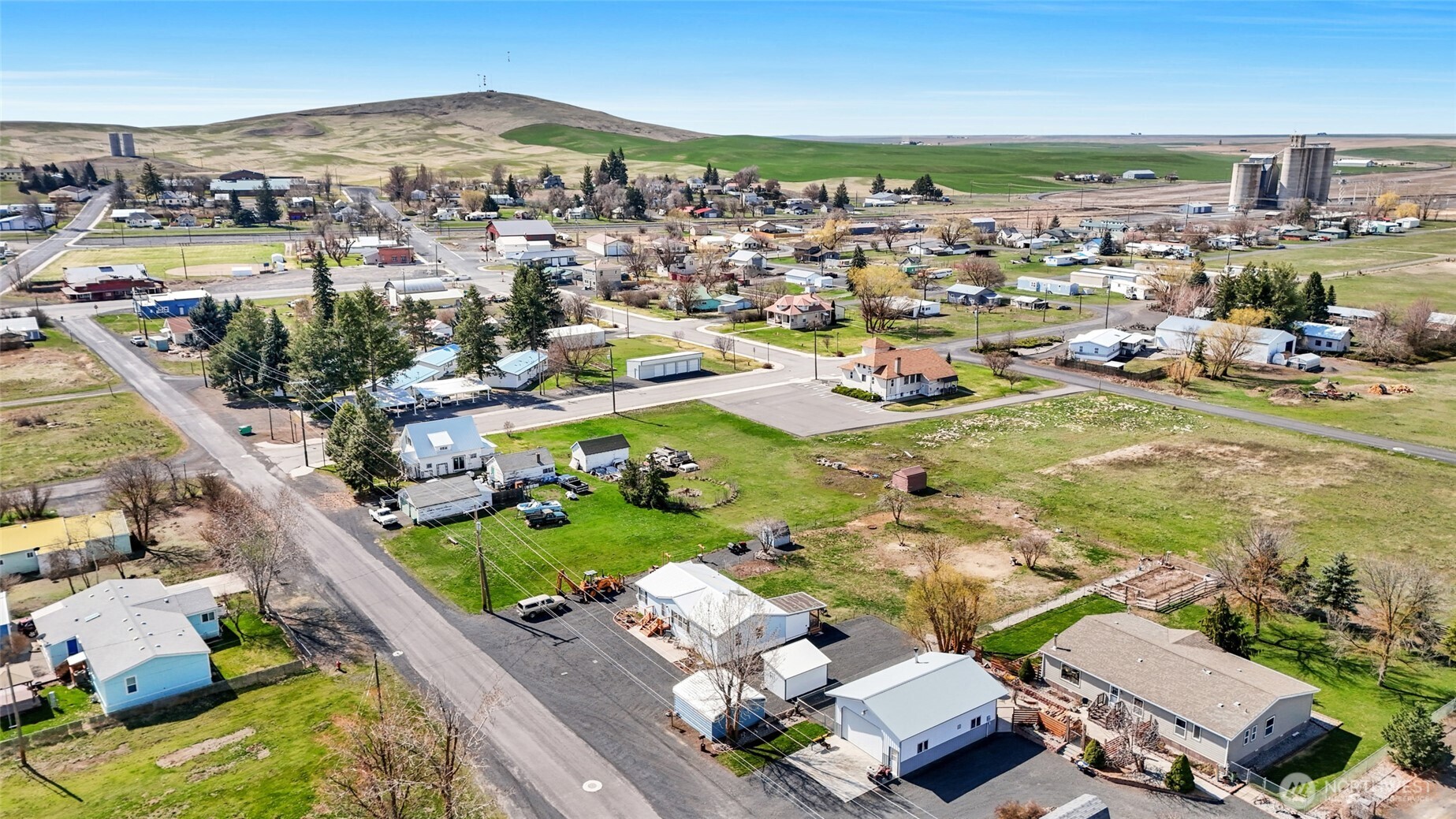 365 NE Adams Road , Creston, WA 99117