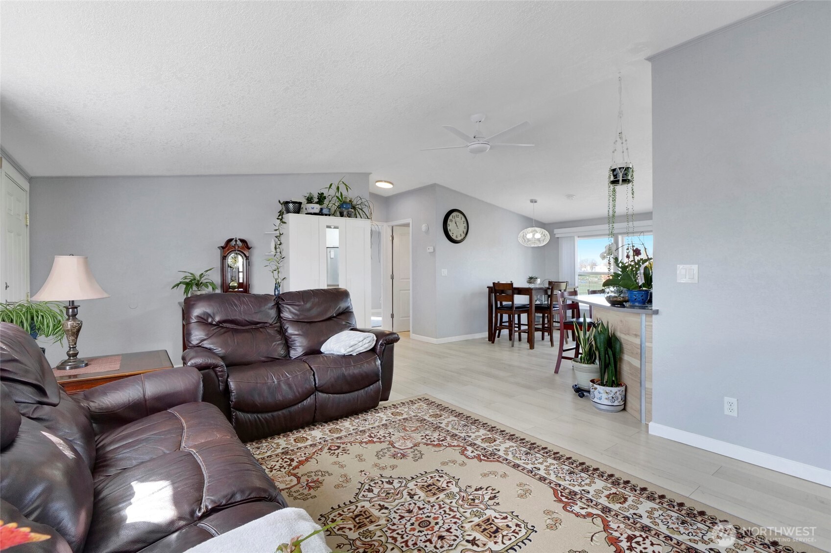 365 NE Adams Road , Creston, WA 99117