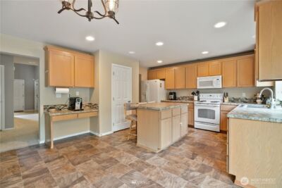 6924 Inlay Street SE, Lacey, WA 98513 - Photo 3