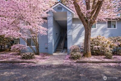 10026 NE 127th Place #D117, Kirkland, WA 98034