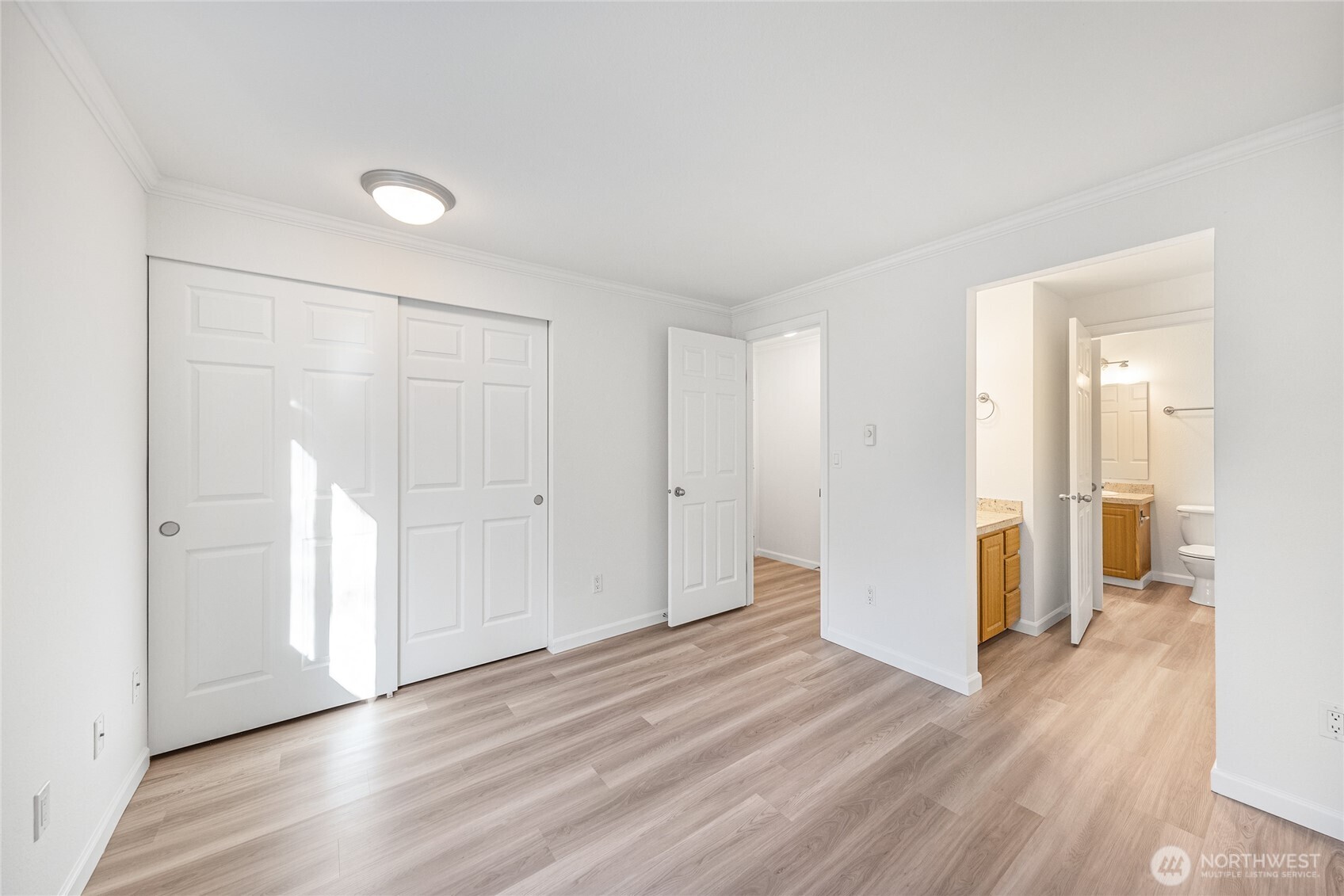 10026 NE 127th Place #D117, Kirkland, WA 98034