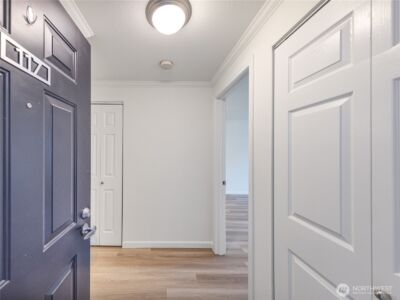 10026 NE 127th Place #D117, Kirkland, WA 98034 - Photo 2