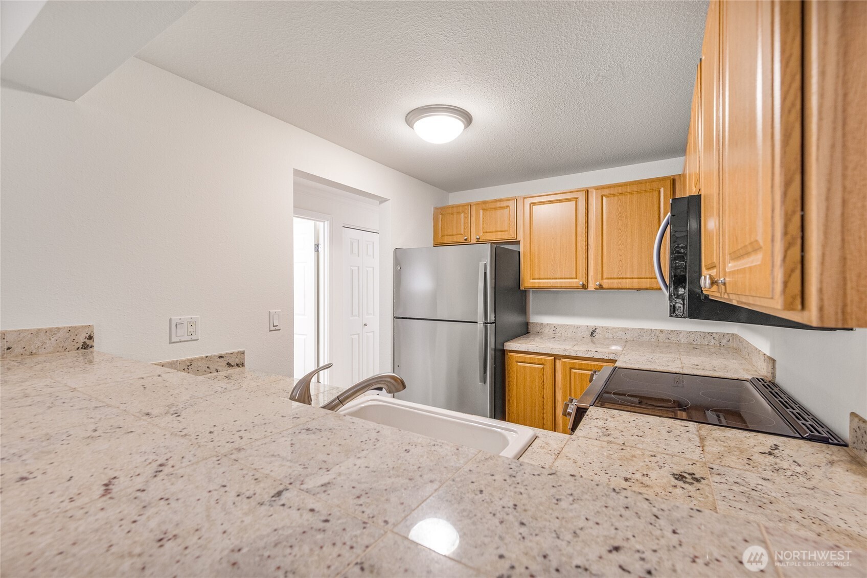 10026 NE 127th Place #D117, Kirkland, WA 98034