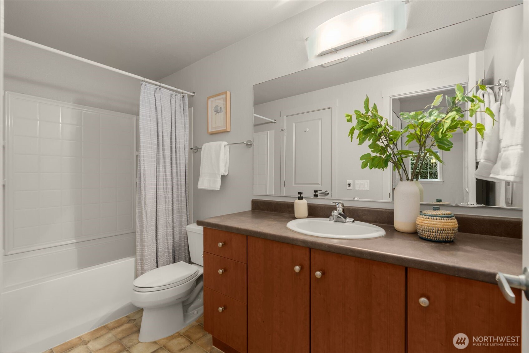 12404 E Gibson Road #J105, Everett, WA 98204