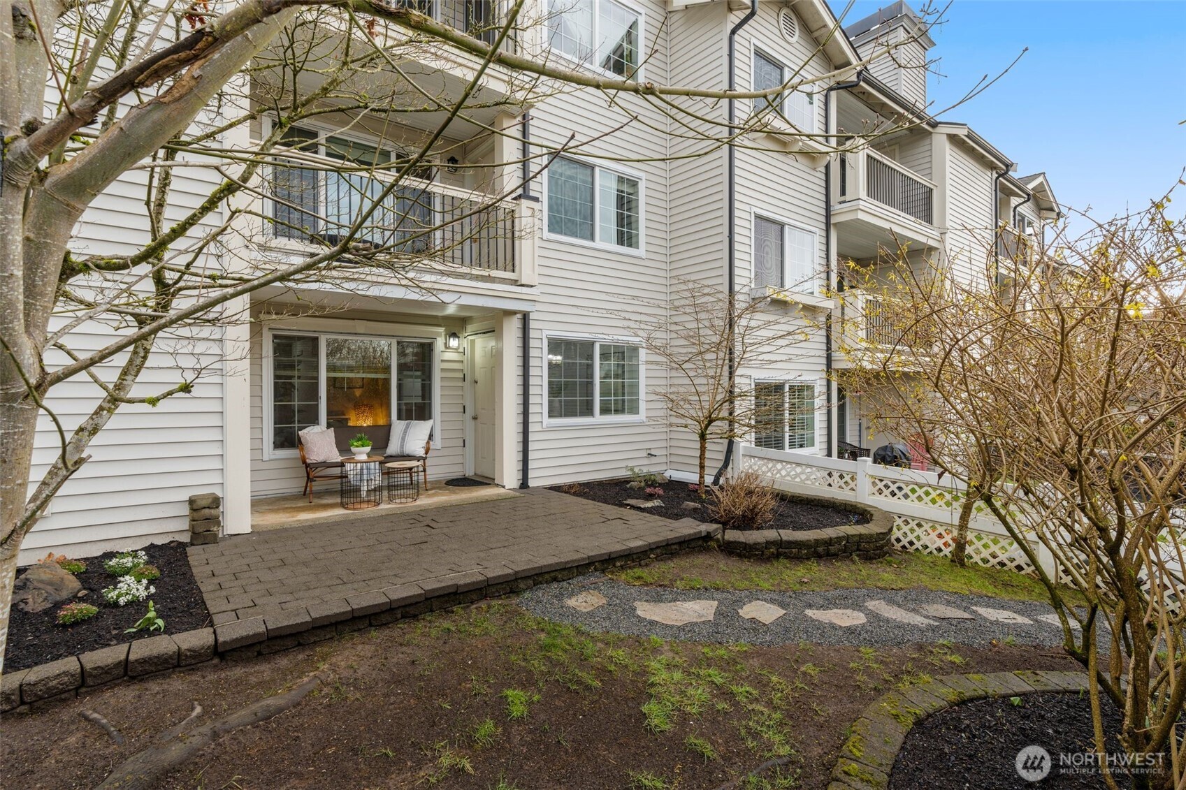 12404 E Gibson Road #J105, Everett, WA 98204