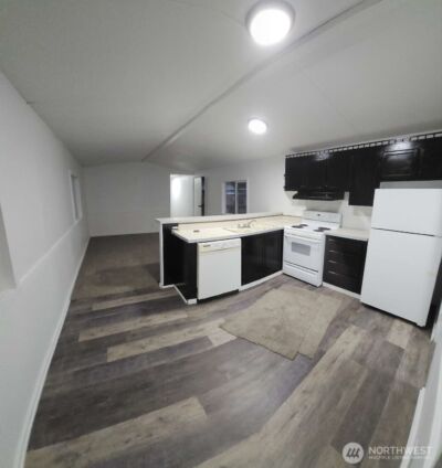 316 W 2nd Street #6, Onalaska, WA 98570 - Photo 4