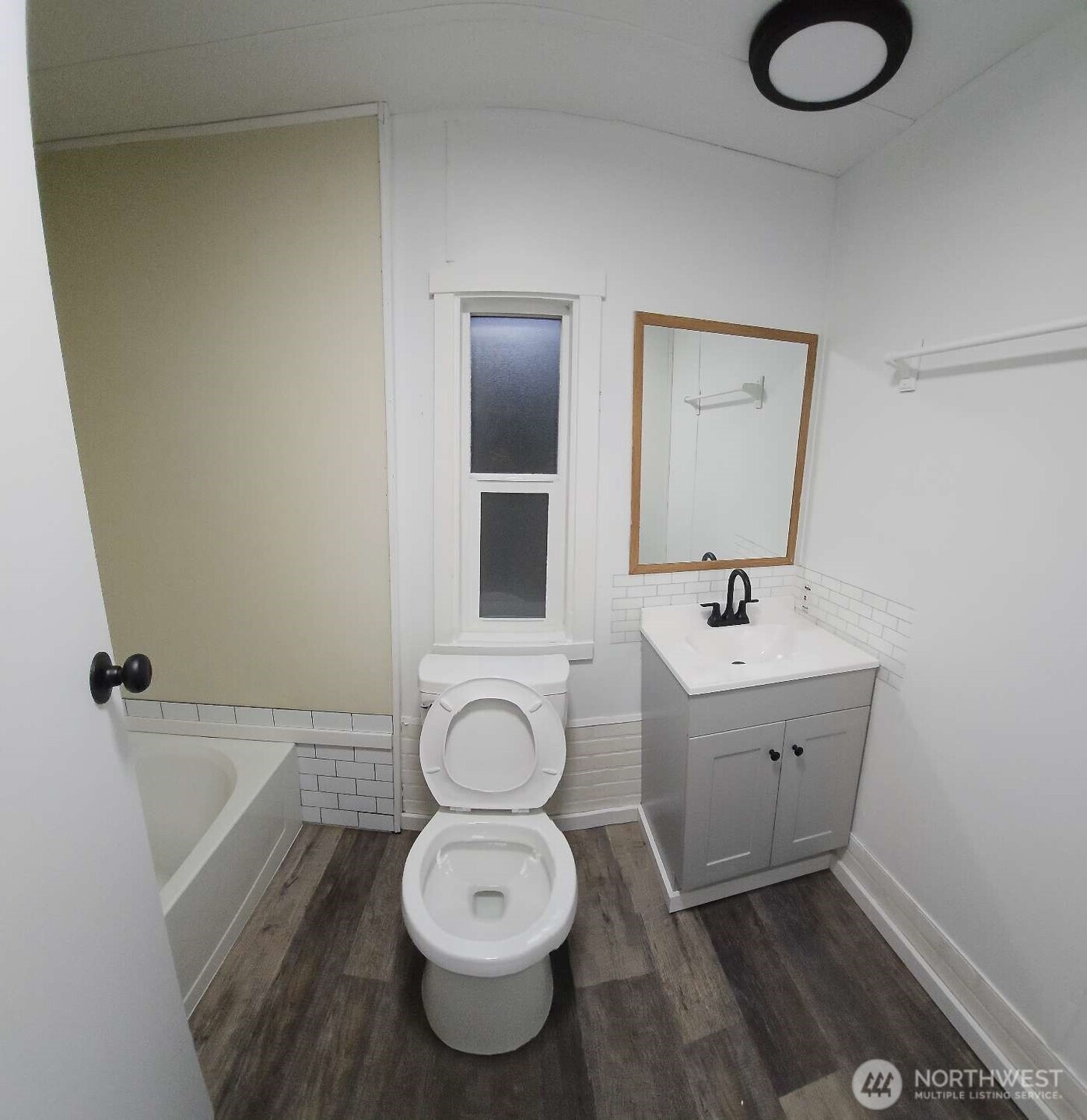 316 W 2nd Street #6, Onalaska, WA 98570