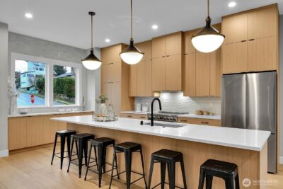 6357 38th Avenue SW, Seattle, WA 98126 - Photo 3