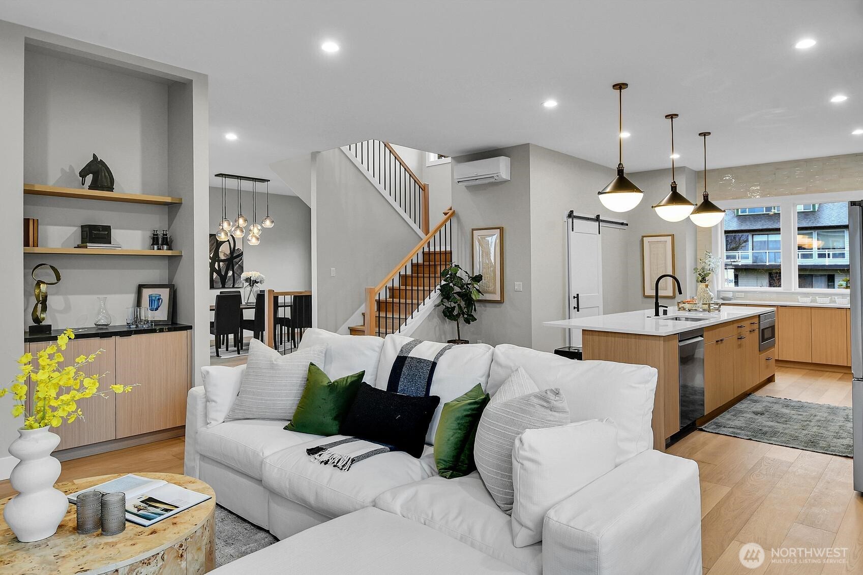 6357 38th Avenue SW, Seattle, WA 98126