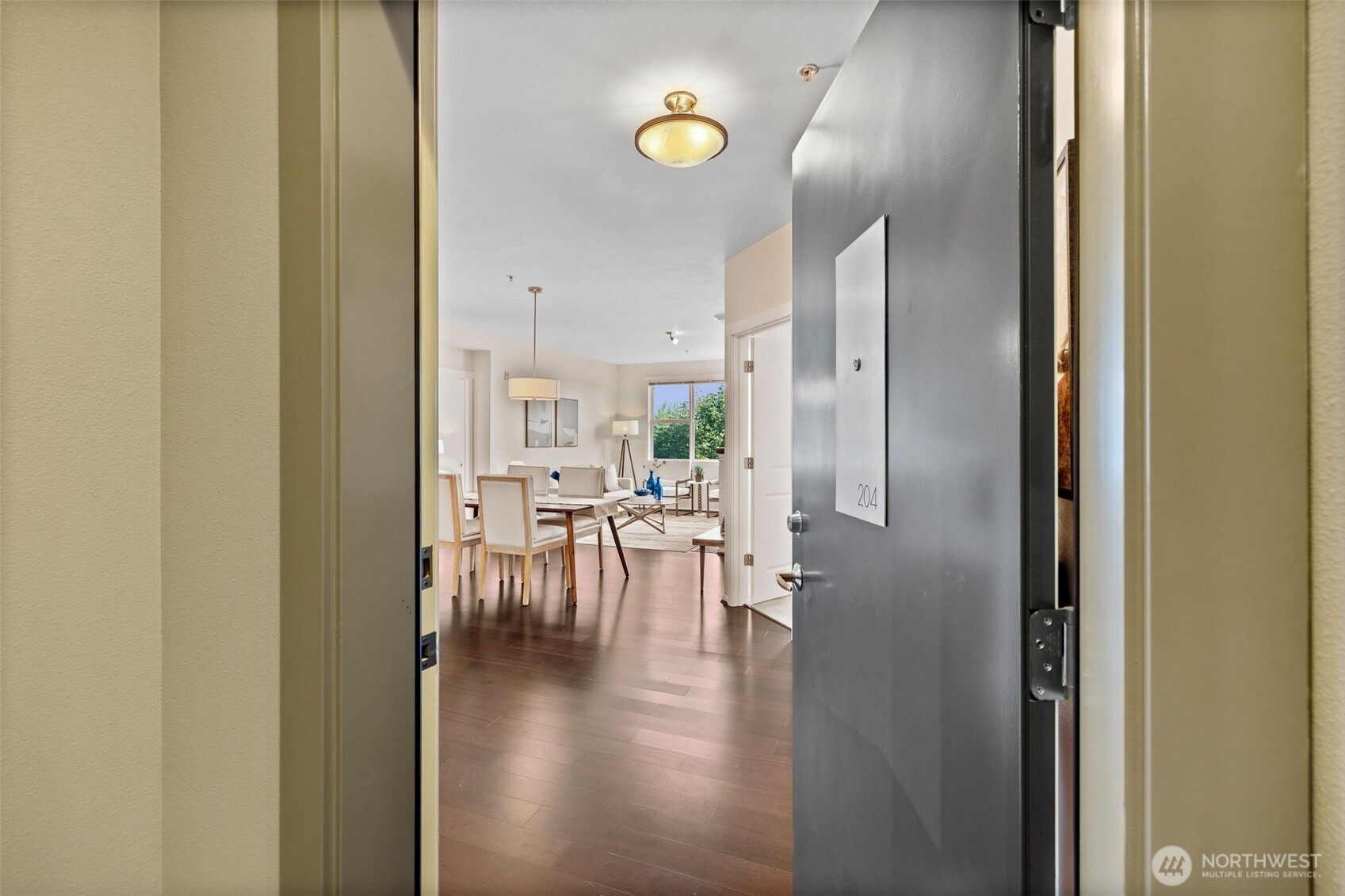 2960 SW Raymond Street #204, Seattle, WA 98126-2944