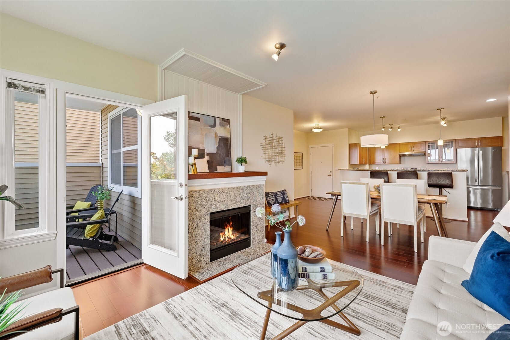 2960 SW Raymond Street #204, Seattle, WA 98126-2944