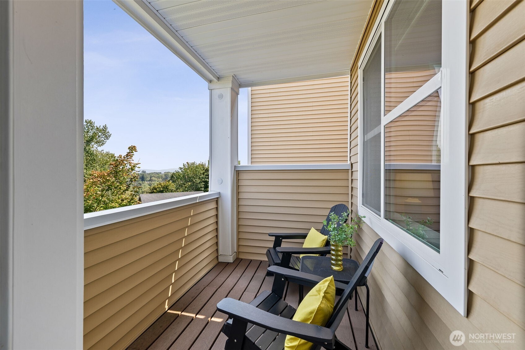 2960 SW Raymond Street #204, Seattle, WA 98126-2944