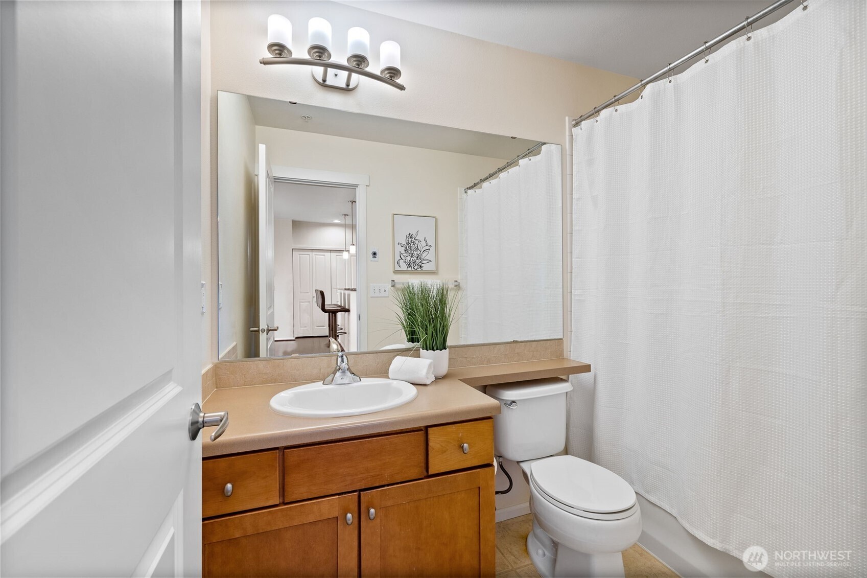 2960 SW Raymond Street #204, Seattle, WA 98126-2944