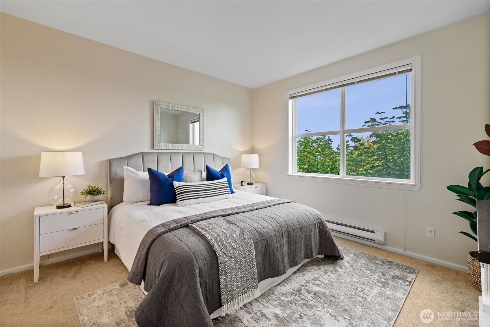 2960 SW Raymond Street #204, Seattle, WA 98126-2944