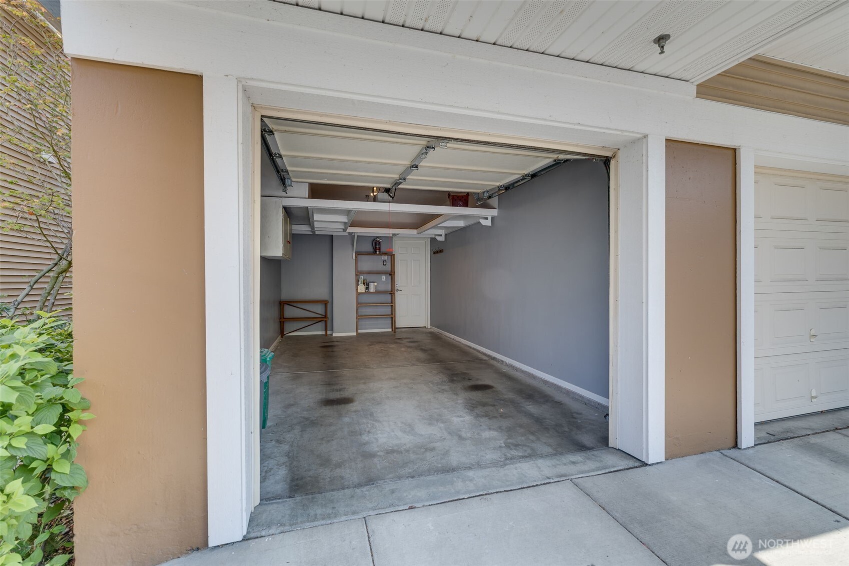 2960 SW Raymond Street #204, Seattle, WA 98126-2944