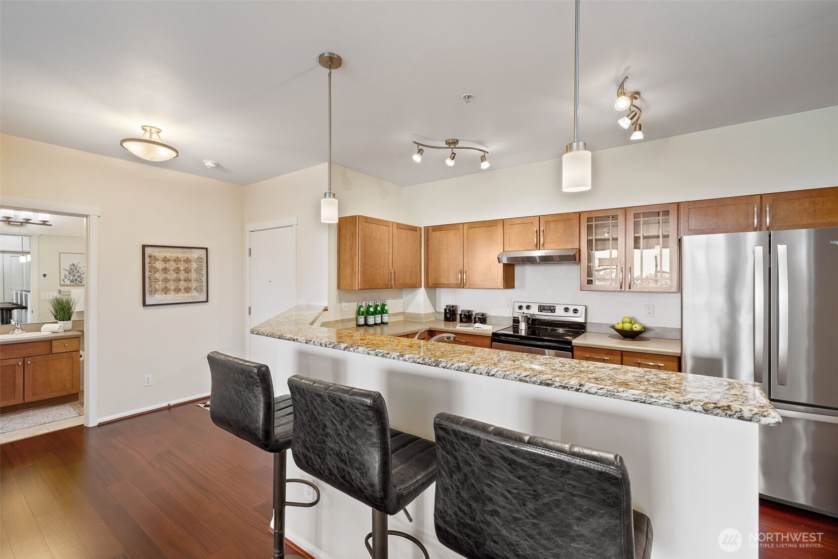 2960 SW Raymond Street #204, Seattle, WA 98126-2944
