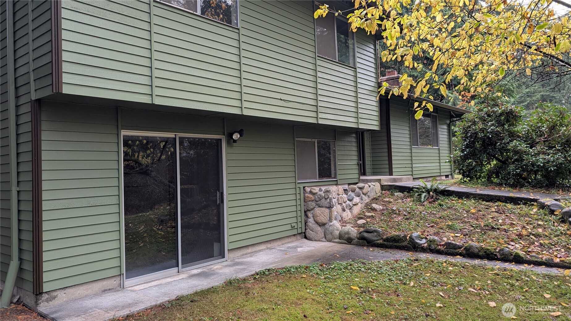 16826 41st Street E, Lake Tapps, WA 98391