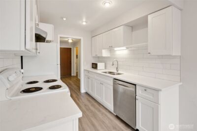 12300 33rd Avenue NE #202, Seattle, WA 98125 - Photo 14