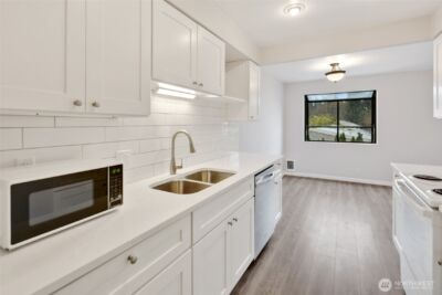 12300 33rd Avenue NE #202, Seattle, WA 98125 - Photo 15