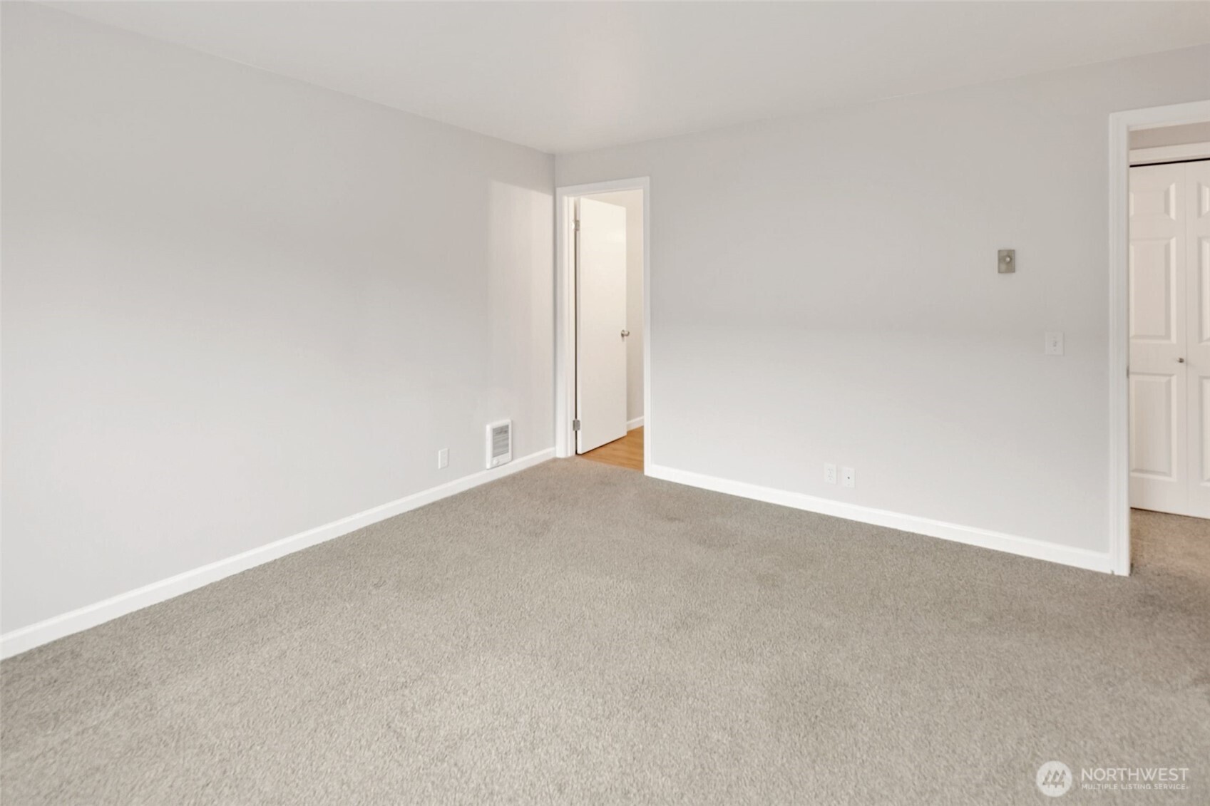 12300 33rd Avenue NE #202, Seattle, WA 98125