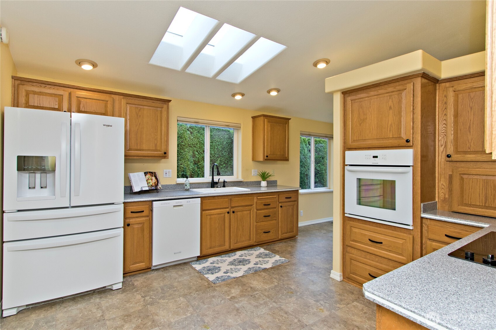 27517 218th Place SE #3, Maple Valley, WA 98038