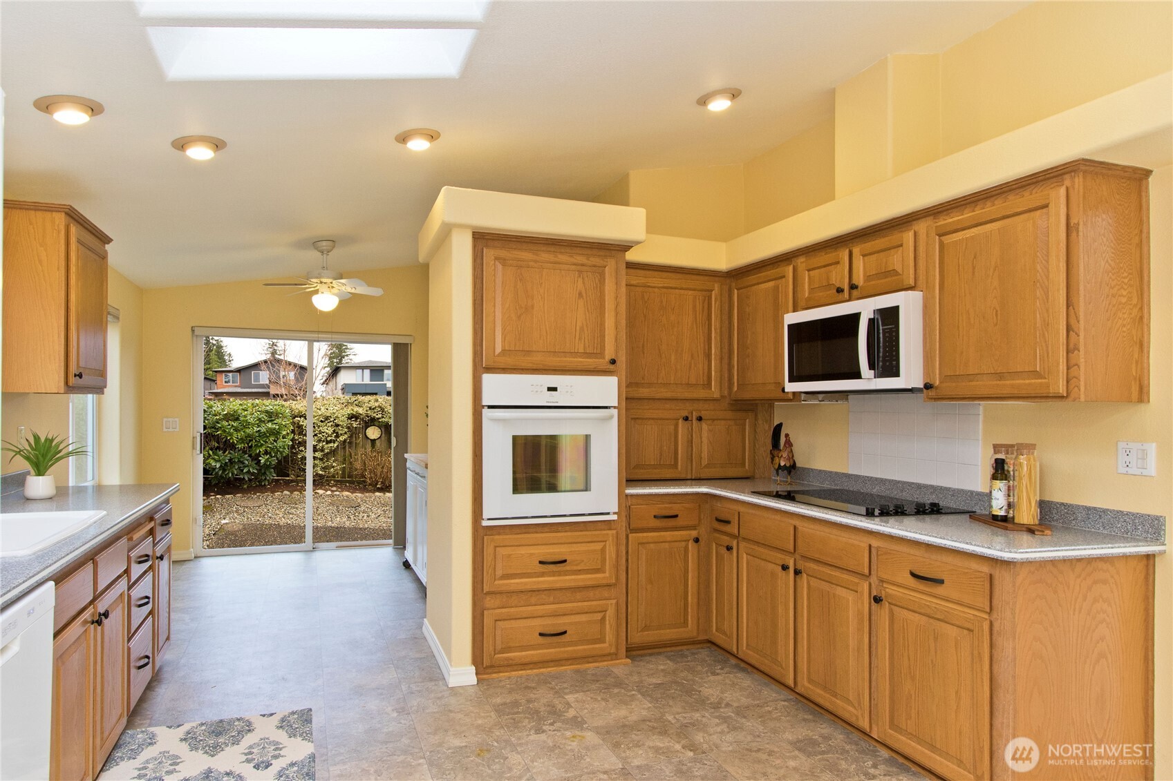 27517 218th Place SE #3, Maple Valley, WA 98038