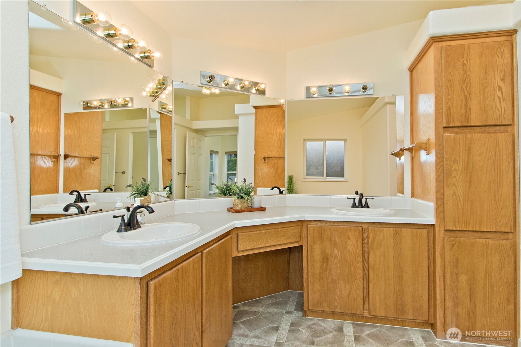 27517 218th Place SE #3, Maple Valley, WA 98038