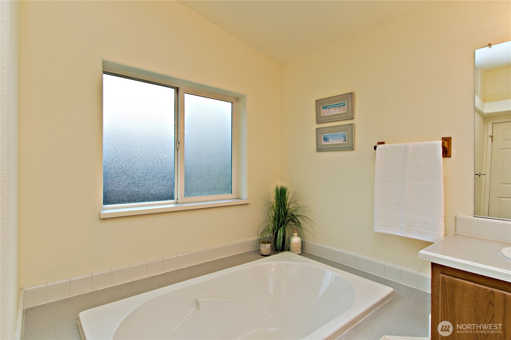 27517 218th Place SE #3, Maple Valley, WA 98038