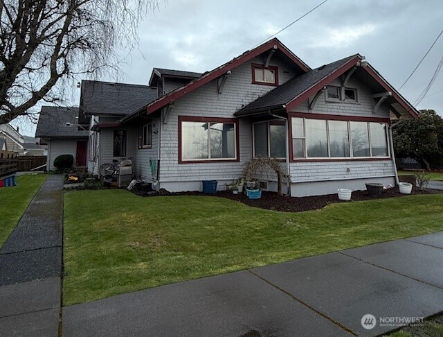 711 N , Hoquiam, WA 98550