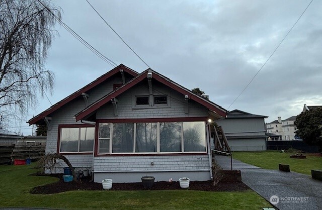 711 N , Hoquiam, WA 98550
