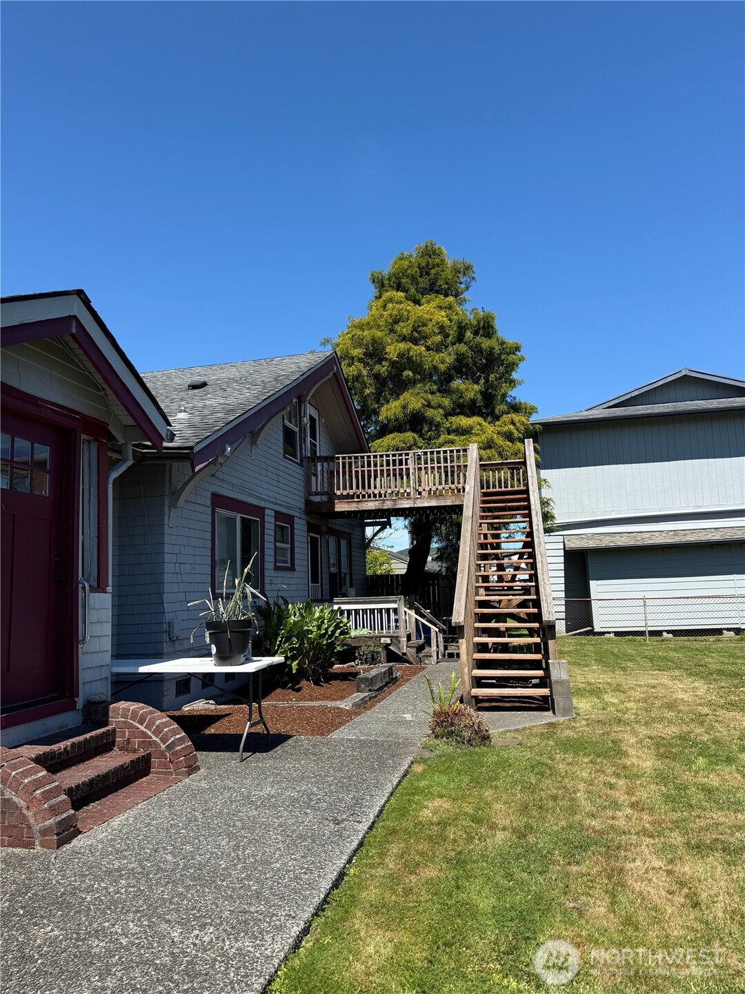 711 N , Hoquiam, WA 98550