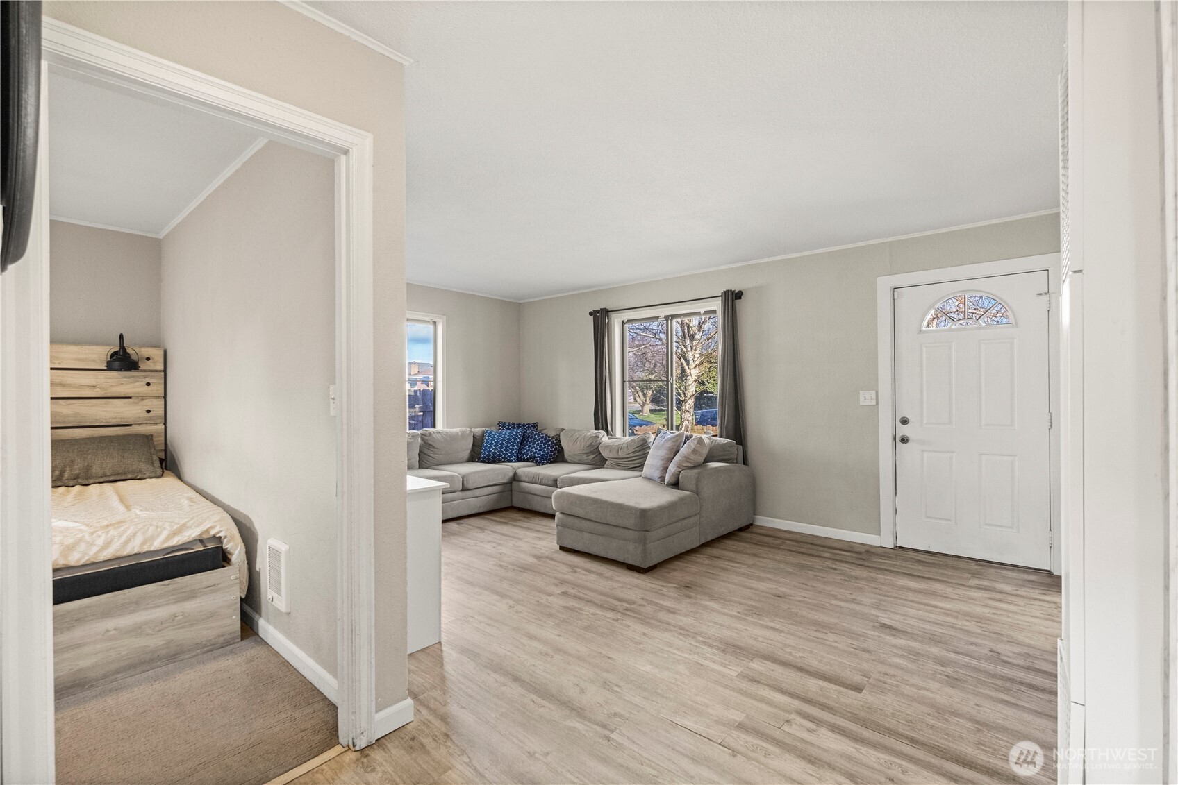 3810 S Asotin Street , Tacoma, WA 98418