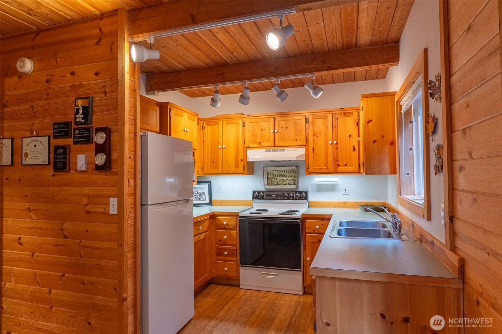 13008 Welcome Road , Deming, WA 98244