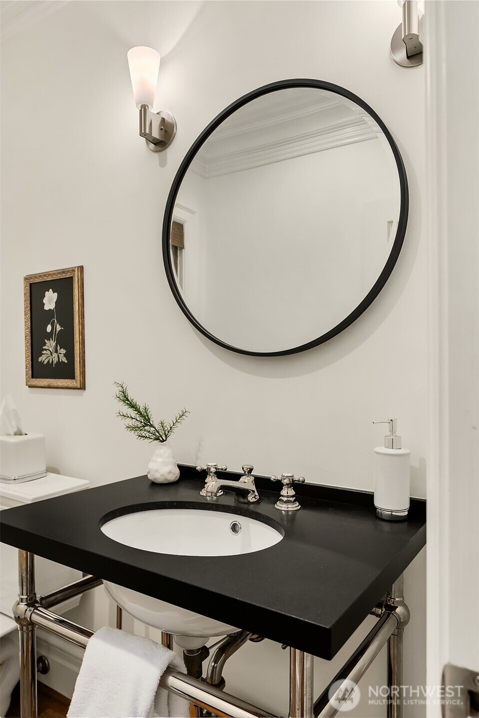 360 Highland Drive , Seattle, WA 98109