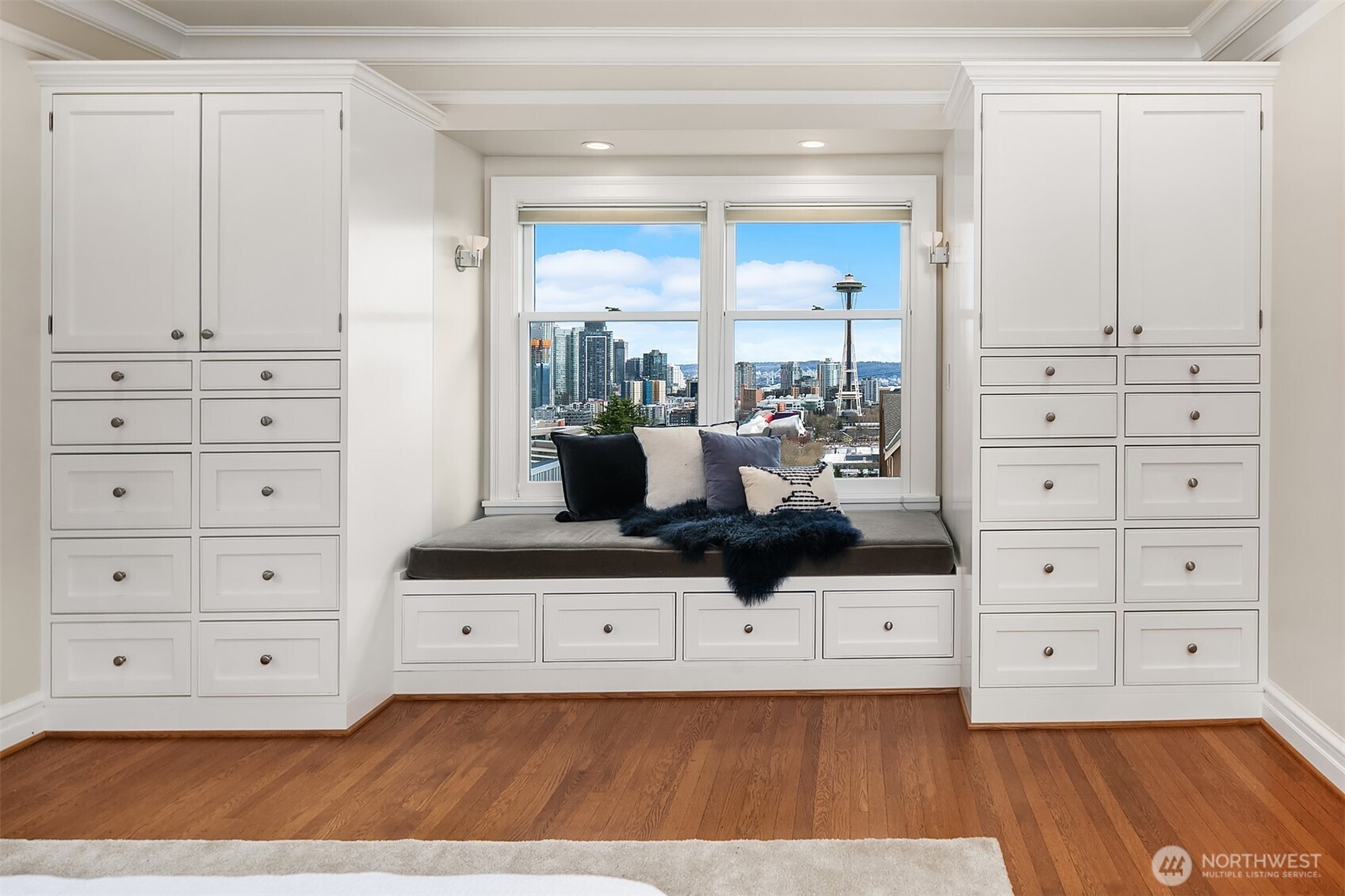 360 Highland Drive , Seattle, WA 98109