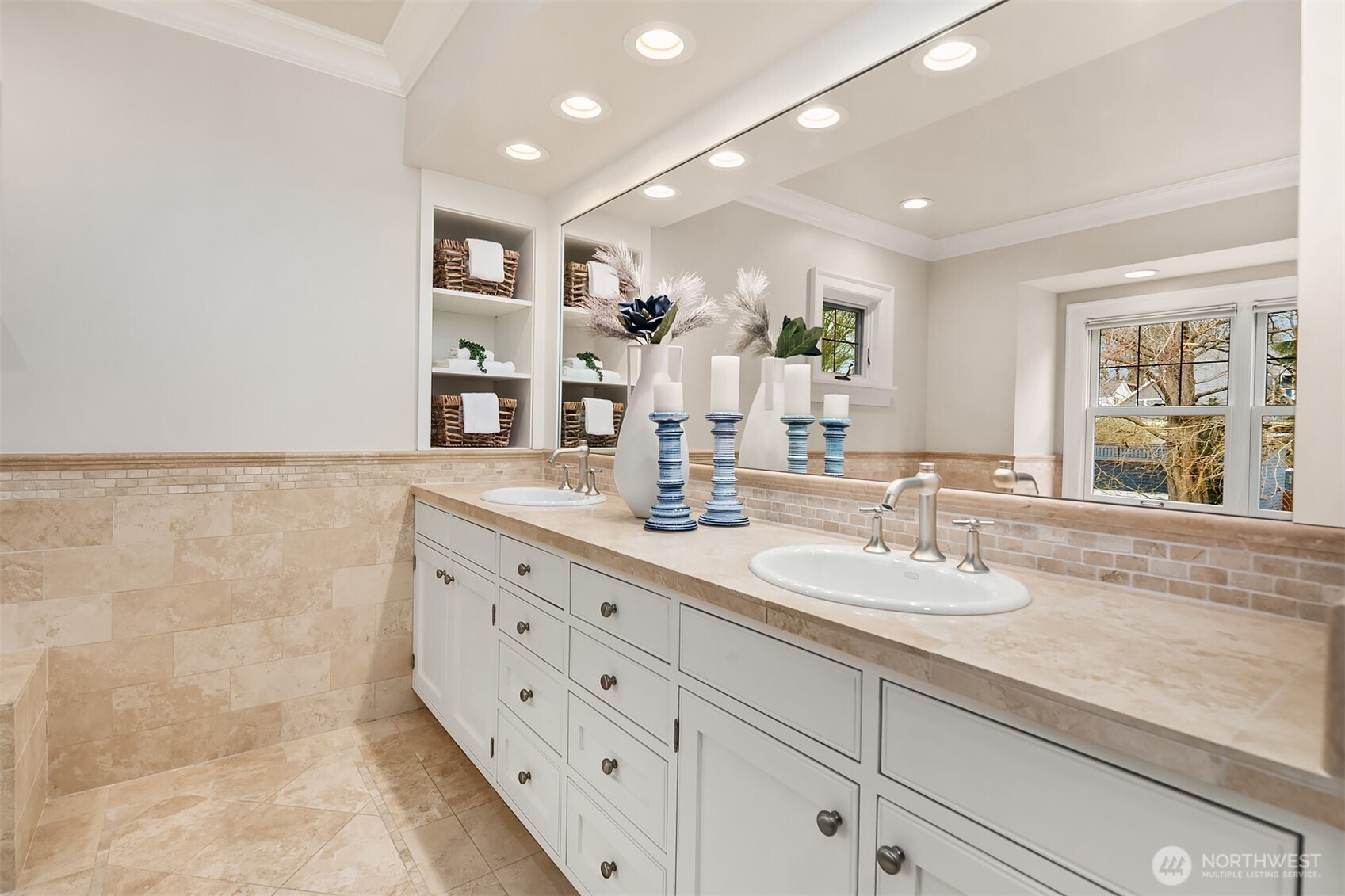 360 Highland Drive , Seattle, WA 98109