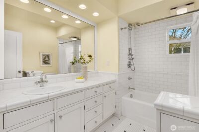 360 Highland Drive , Seattle, WA 98109 - Photo 23