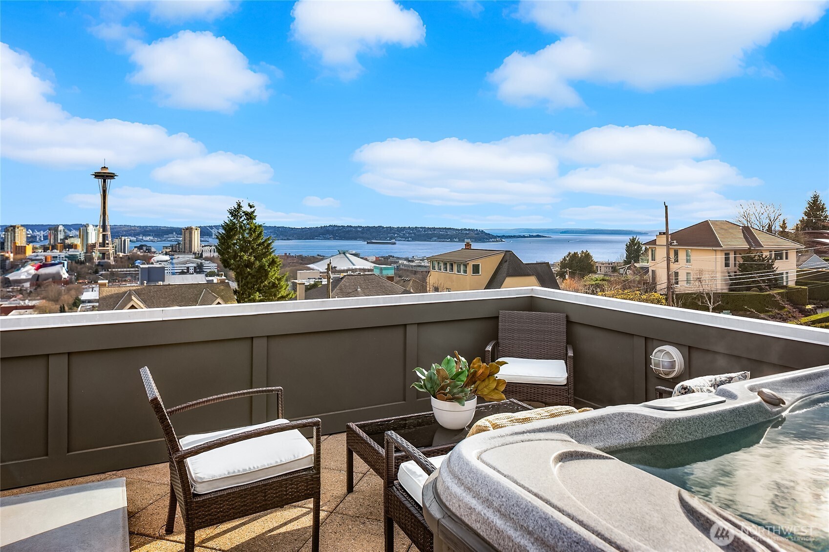 360 Highland Drive , Seattle, WA 98109