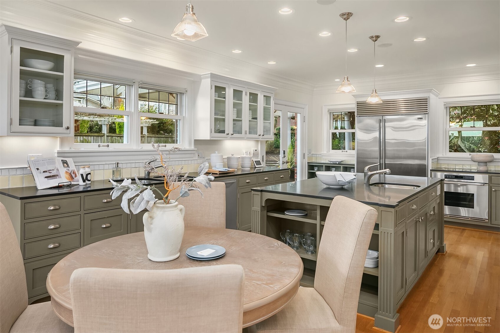 360 Highland Drive , Seattle, WA 98109