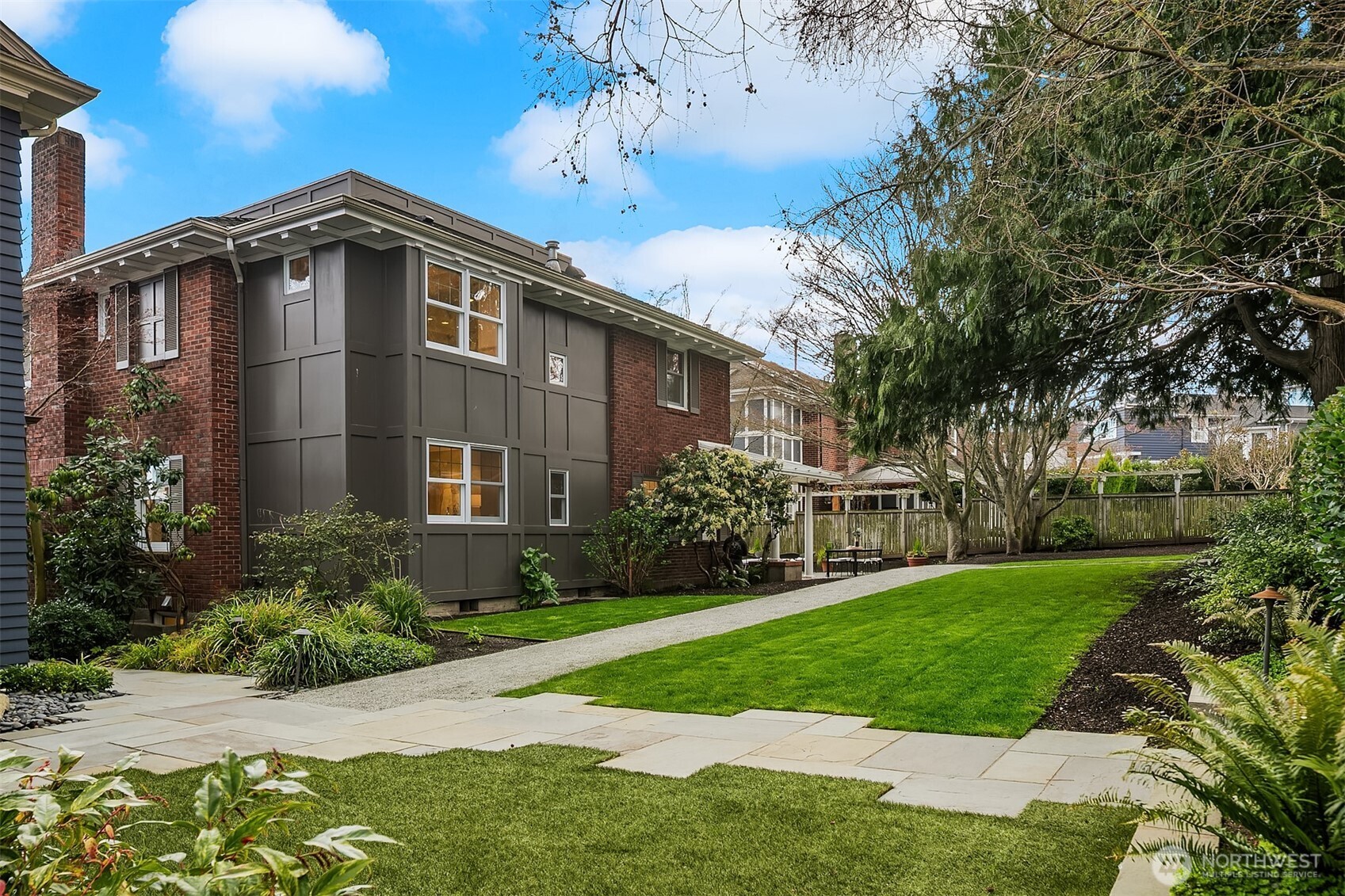 360 Highland Drive , Seattle, WA 98109