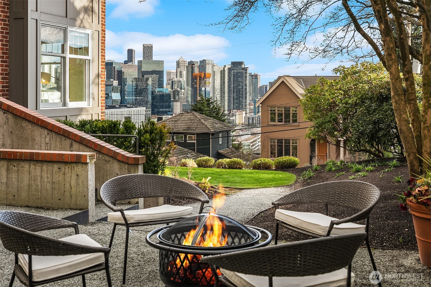 360 Highland Drive , Seattle, WA 98109