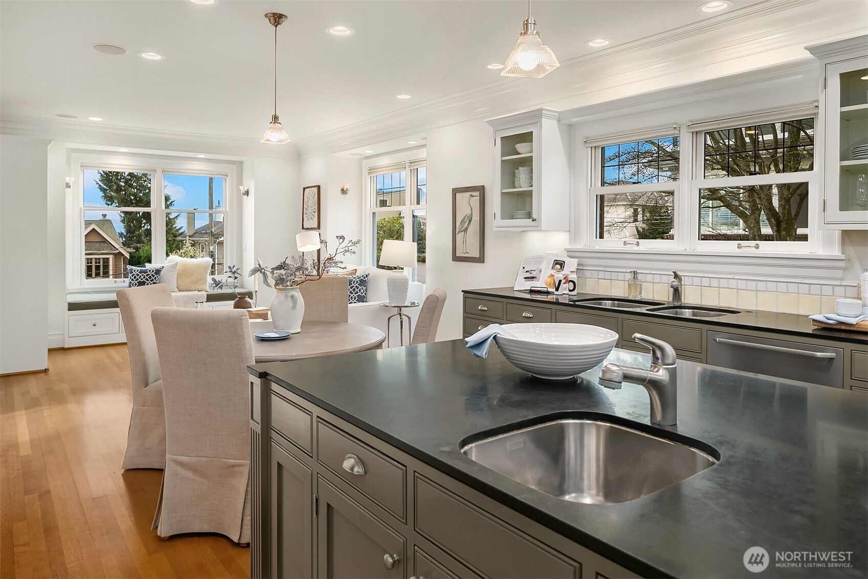 360 Highland Drive , Seattle, WA 98109