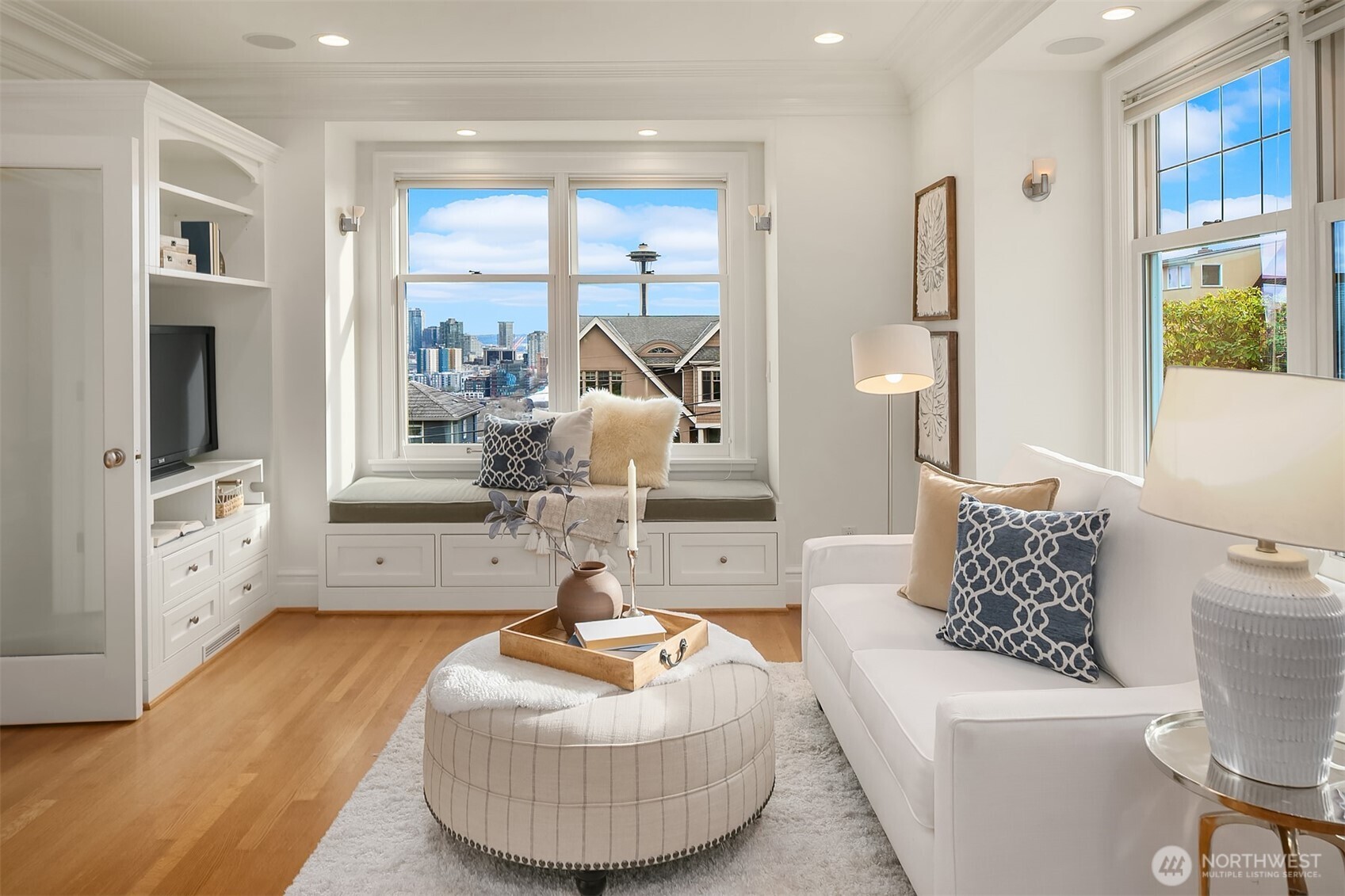 360 Highland Drive , Seattle, WA 98109