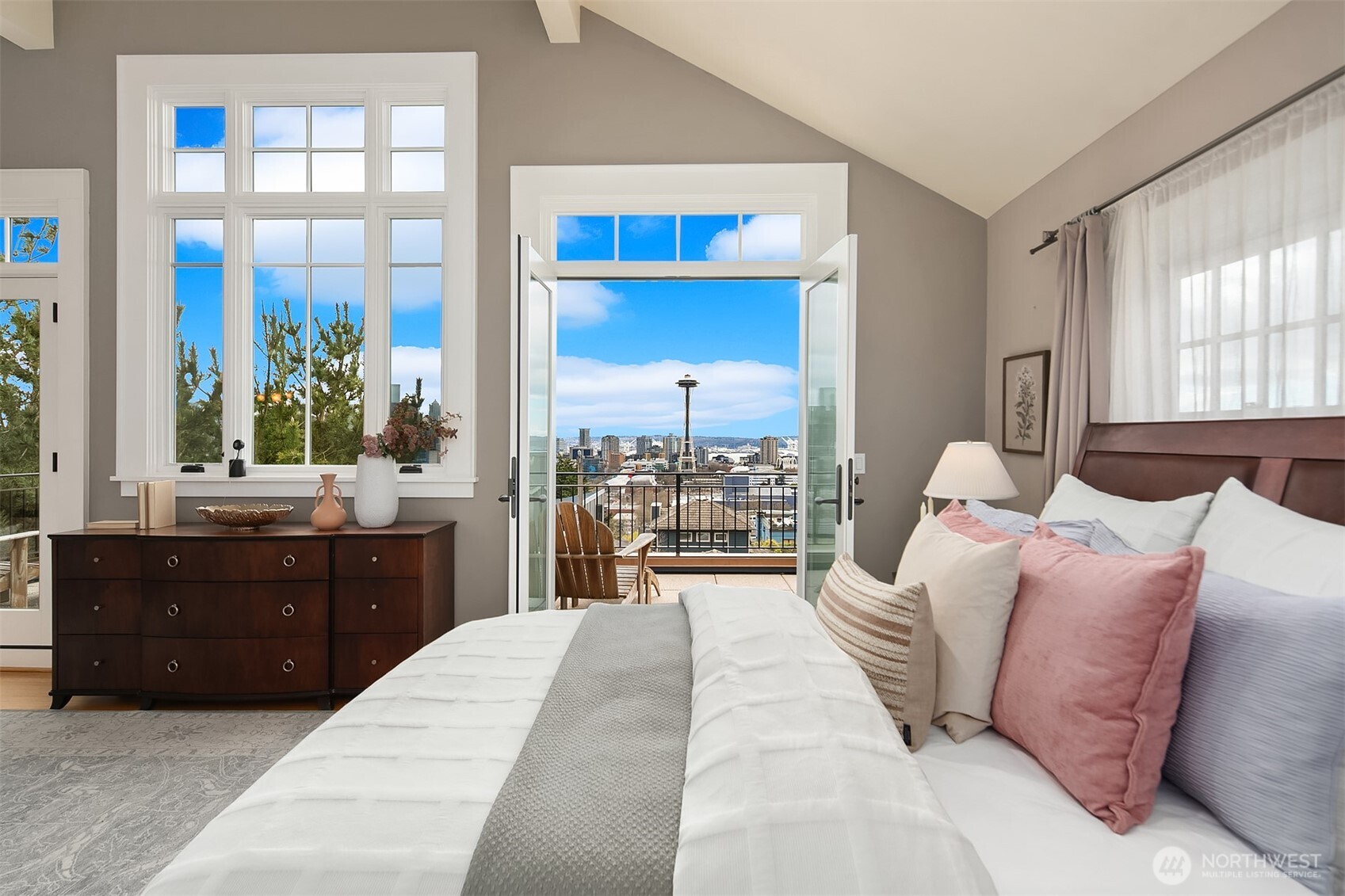 364 Highland Drive , Seattle, WA 98109