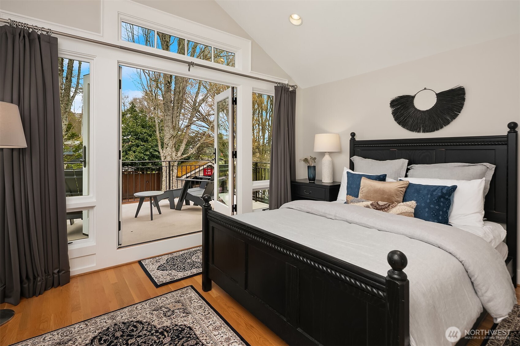 364 Highland Drive , Seattle, WA 98109